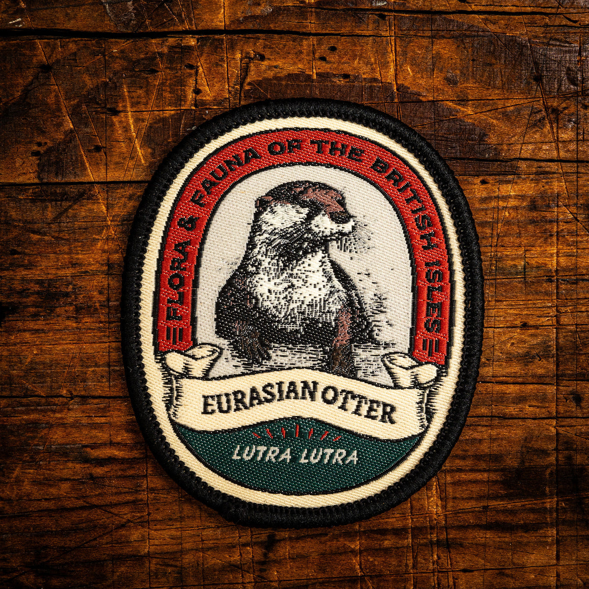 Eurasian Otter retro woven patch - beloved British riverside mammal, wildlife patch, iron-on backing