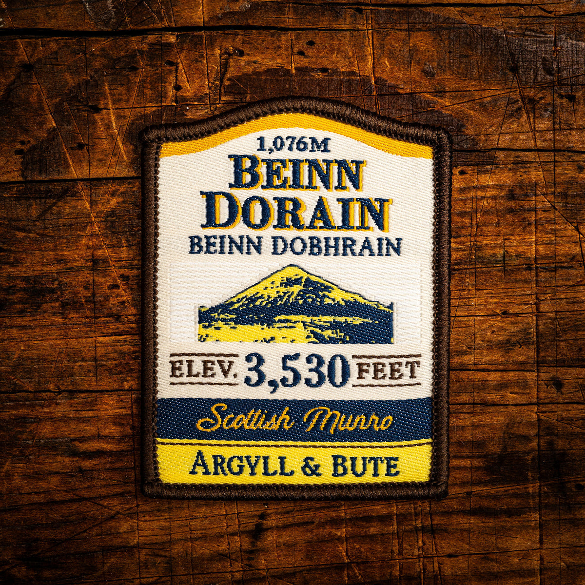 Beinn Dorain retro woven patch – iconic Scottish Munro in Argyll, whisky label design, iron-on backing