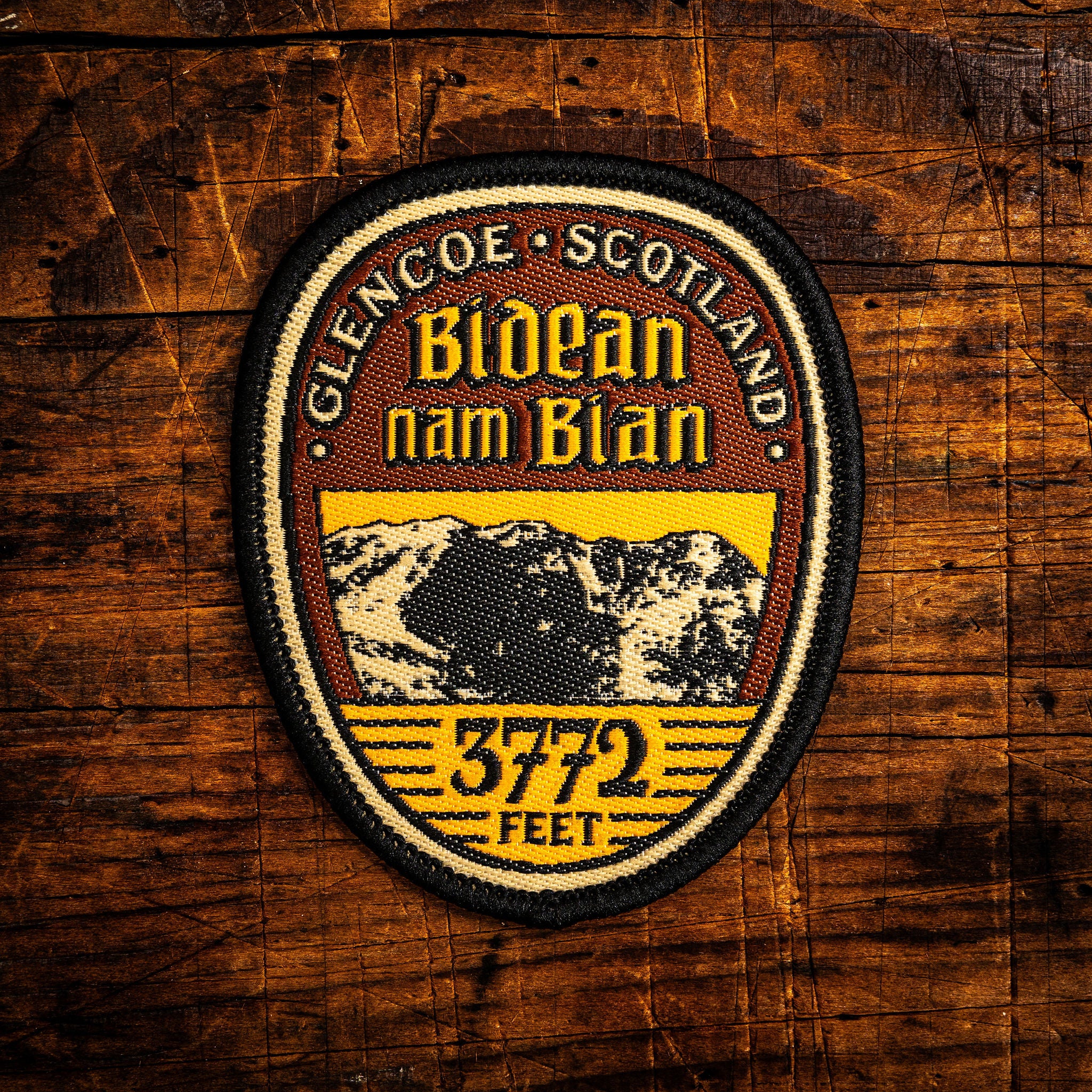 Bidean Nam Bian retro woven patch - highest point in Argyll, Glen Coe Munro, whisky label design, iron-on