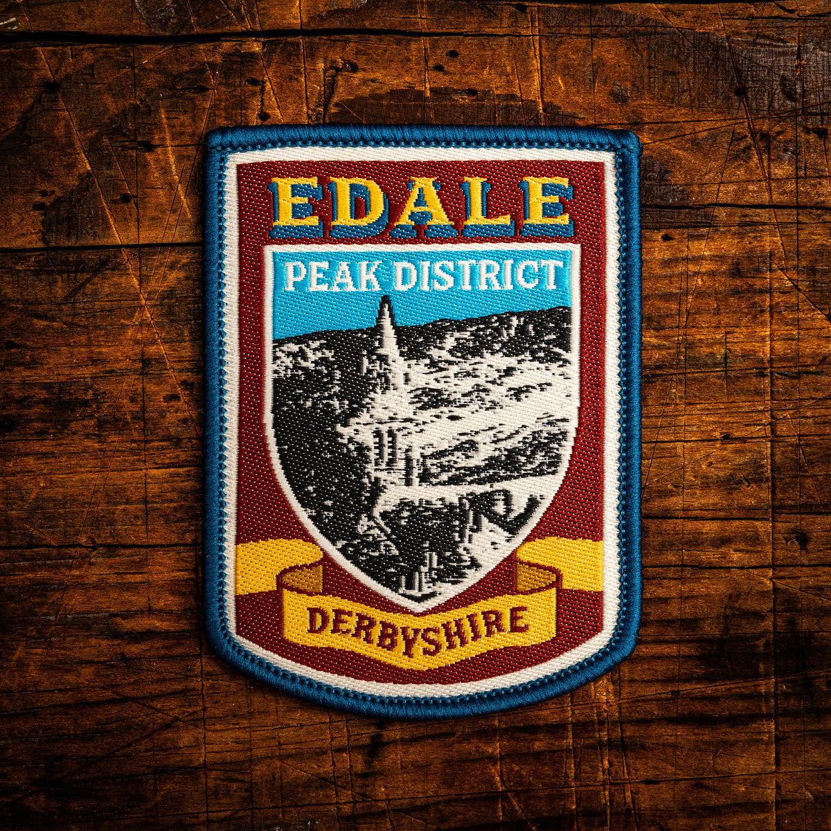 Edale retro woven patch – Peak District village near Kinder Scout, pub sign design, iron-on backing