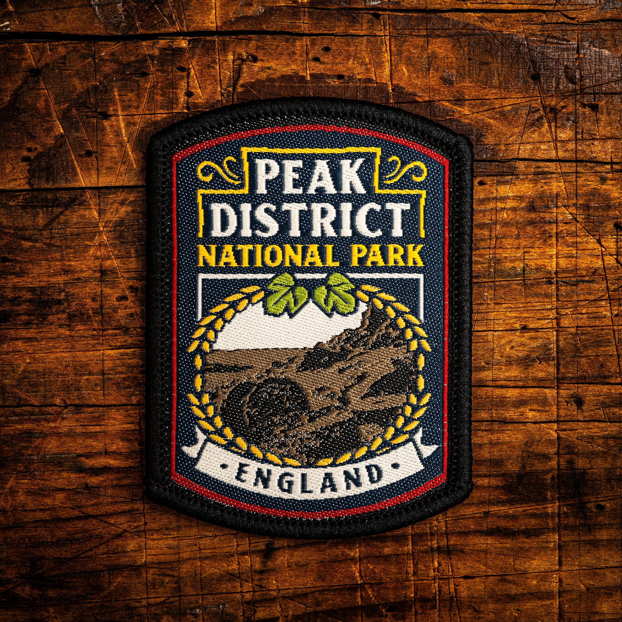 Peak District National Park retro woven patch – UK's first national park, pub sign design, iron-on backing