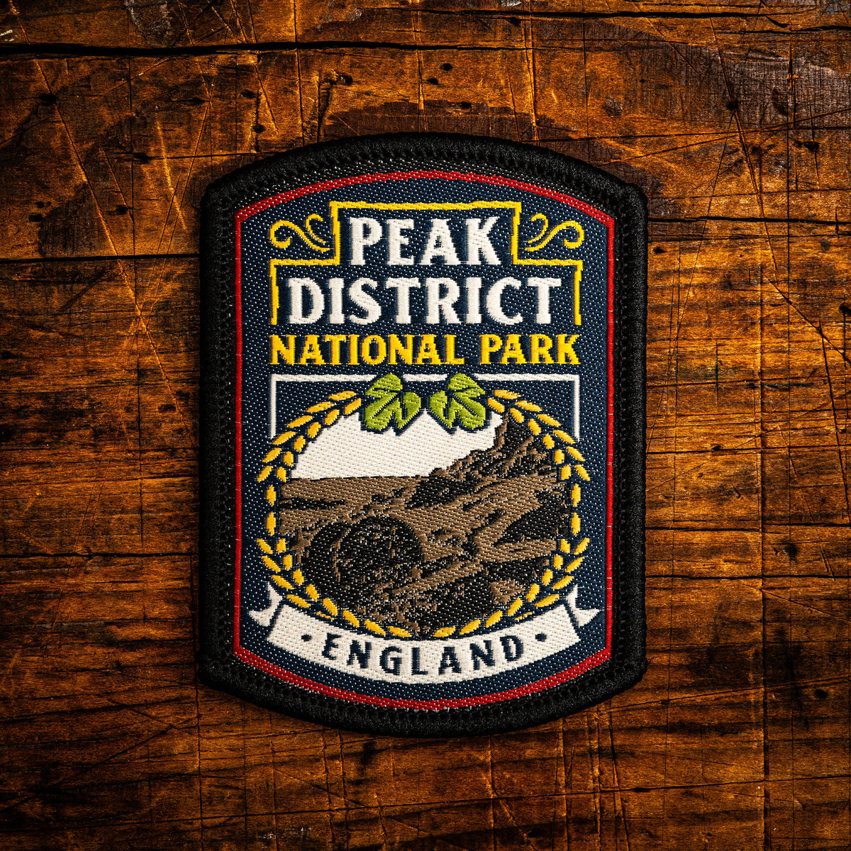 Peak District National Park retro woven patch – UK's first national park, pub sign design, iron-on backing
