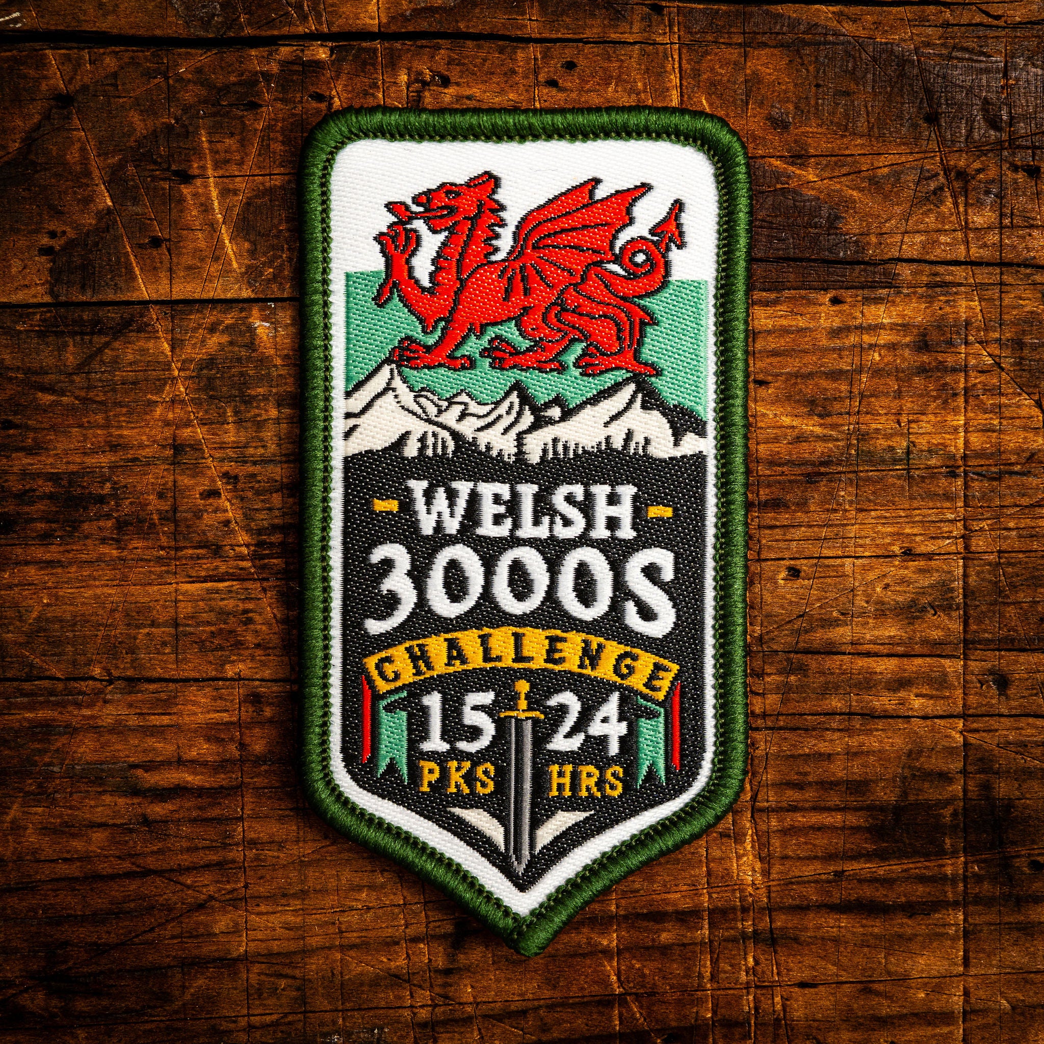 Welsh 3000s Challenge retro woven patch – celebrating climbing all 15 Welsh 3000ft mountains in 24hrs